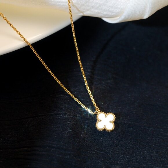 Van Cleef & Arpels four-leaf clover single flower white mother-of-pearl necklace - Picture 4 of 8